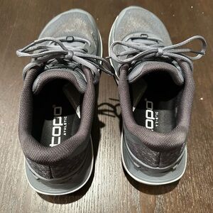 Topo Ultraventure 4 Men's Gray Athletic Shoes